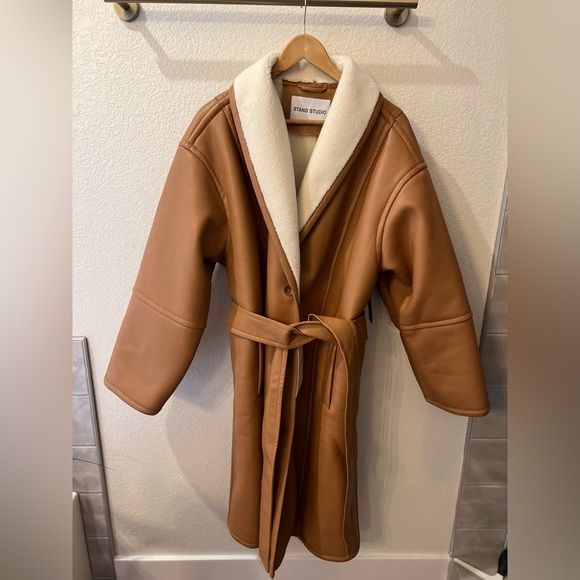 STAND STUDIO Tan Dolores Belted Shearling Coat Size 8 - Picture 12 of 13